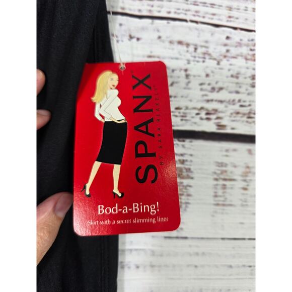 SPANX Women's NWT black pencil midi skirt size Small - Picture 3 of 6